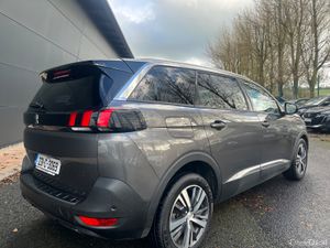 Peugeot 5008 2023 - Image 2
