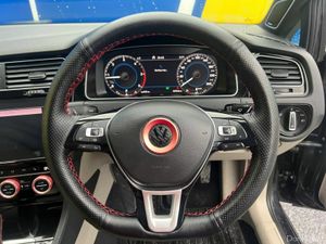 Volkswagen Golf HIGHLINE 2.0 TDI AUTO ** HIGH SPEC - Image 4