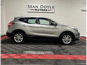 Nissan Qashqai 2015 1.2 Petrol Manual LOW KM - Image 4
