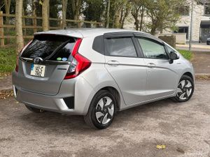 2014 HONDA FIT 1.5 AUTOMATIC HYBRID - Image 4