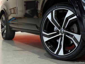 Volvo XC90 RECHARGE T8 R-DESIGN PRO AWD #80 - Image 4