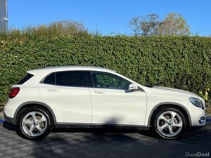 Mercedes-Benz GLA GLA180 1.6 AUTO // SERVICE HISTO - Image 2