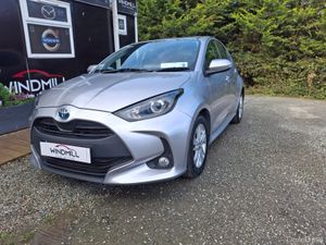 TOYOTA YARIS 1.5 HYBRID LUNA 4DR - Image 3