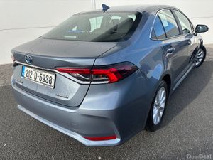 2021 TOYOTA COROLLA LUNA HYBRID NCT 1 OWNER - Image 4