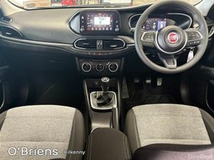 Fiat Tipo CROSS 1.0 100 BHP 5DR *1 OWNER - PRISTIN - Image 2