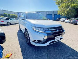Mitsubishi Outlander 2.0 Hybrid Plug in 2018 - Image 2