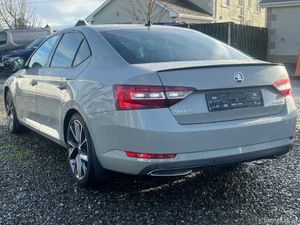 SKODA SUPERB 2.0 TDI SPORTLINE *NARDO GREY* - Image 4