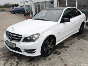 Mercedes-Benz C-Class C200CDI AVANTGARDE SPORT AUT - Image 4