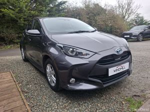 TOYOTA YARIS 1.5 HYBRID LUNA 4DR - Image 4