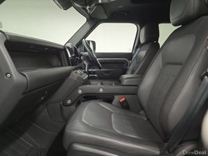 Land Rover Defender Diesel Estate X-Dynamic HSE - Image 4
