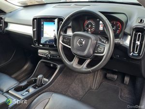 Volvo XC40 2.0D AUTO  AWD  MOMENTUM - Image 4
