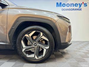 Hyundai Tucson 2WD Executive Plus HEV Auto, Low Mi - Image 4