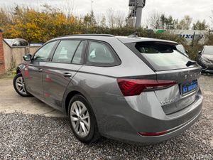 2024 Skoda Octavia 2.0 AMBITION - Image 4