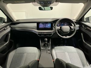 Skoda Octavia Selection+ 2.0TDI 115BHP - Reversing - Image 4