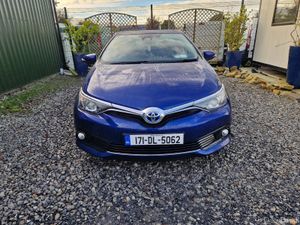 2017 Toyota Auris 1.8 Hybrid Luna (IRISH CAR) - Image 3