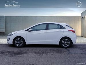 Hyundai i30 1.6 Diesel Deluxe Plus - Image 4
