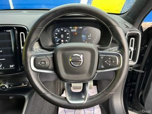 Volvo XC40 T5 RECHARGE 1.5 PLUG-IN HYBRID AUTO // - Image 4