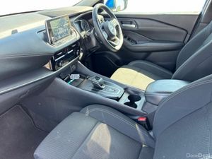 Nissan Qashqai 1.3 PET MILD HYBRID SV CVT - Image 4