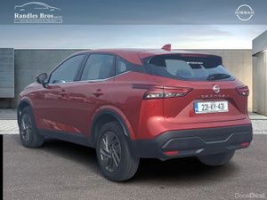 Nissan Qashqai 1.3 PET MILD HYBRID SV CVT - Image 4