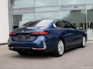 BMW i5 eDrive40 Sport Edition - Image 2