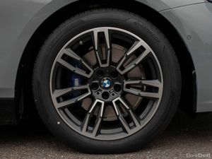 BMW 5-Series 530e M Sport - Image 4