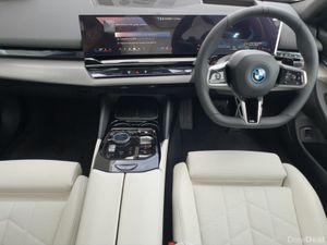 BMW 5-Series 530e M Sport Pro - Image 4