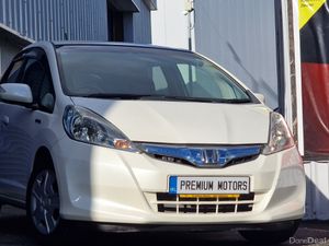 Honda fit Hybrid high spec - Image 2
