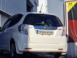 Honda fit Hybrid high spec - Image 4
