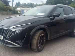 Nissan Qashqai 1.3i M/Hyb SV PREMIUM * LOW KM * - Image 3