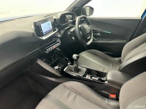 Peugeot 2008 1.2 ALLURE *PRICE DROP* €85 PER WEEK - Image 4