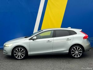 Volvo V40 D4 AUTO DYNAMIC EDITION 2.0 D // HEATED - Image 3