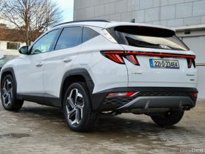 Hyundai Tucson 2WD Executive Plus HEV Auto, Black - Image 4