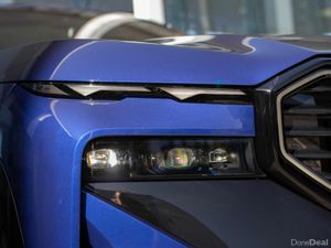 BMW XM 50e - Image 4