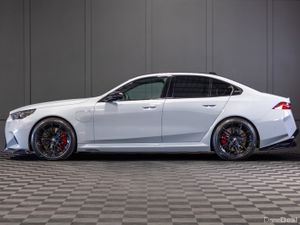 2025 BMW M5 (G90) - Image 3