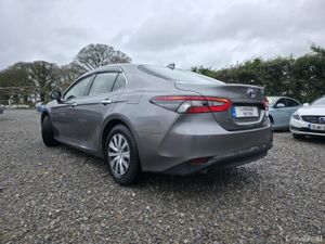 🏷️ 2022 Toyota Camry HV X | 2.4L Hybrid Petrol - Image 3