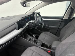 Volkswagen Golf 2.0 TDI 115HP Life - Image 4