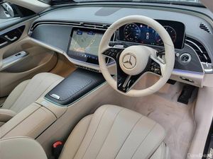 Mercedes-Benz E-Class E220d EXCLUSIVE AUTO - Image 2