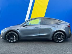 Tesla Model Y LONG RANGE DUAL MOTOR // PANORAMIC S - Image 4
