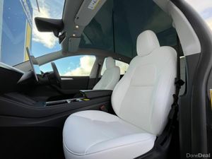 Tesla Model Y LONG RANGE DUAL MOTOR // PANORAMIC S - Image 2
