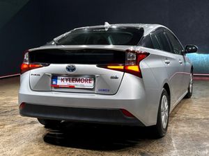 Toyota Prius HYBRID 1.8L AUTOMATIC - REVERSE CAMER - Image 4