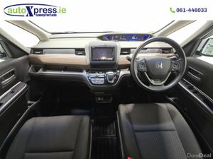 Honda Freed HYBRID G Automatic, 7 Seat Reversing c - Image 4