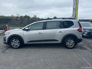 Dacia Jogger TCe 110 Comfort 7S FAMILY - Image 4