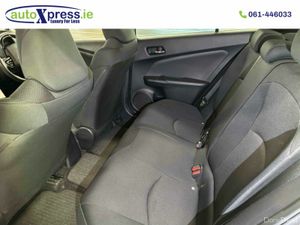 Toyota Prius E, Hybrid, Automatic, Reverse camera - Image 4