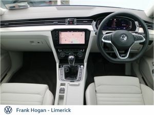 Volkswagen Passat 2.0 TDI 150HP R-Line + Sunroof + - Image 2