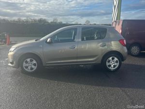 Dacia Sandero 1.5 dCi 90 SIGNATURE - Image 4