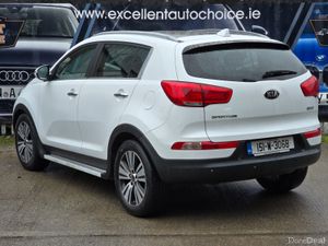 Kia Sportage 2015 TOP SPEC. 1.7D 4 ISG IMMACULATE! - Image 4