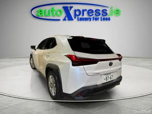 Lexus UX VERSION C 2.0 Hybrid Automatic, Reversing - Image 3