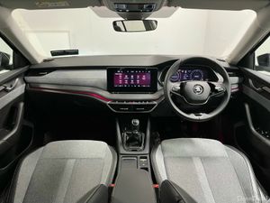 Skoda Octavia Selection+ Combi 2.0TDI 115BHP - Rev - Image 4