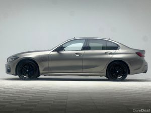 BMW 3-Series 330E M SPORT PRO ED XDRIVE *SUNROOF* - Image 4