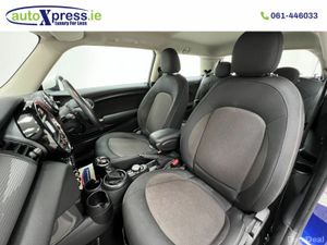 Mini Cooper 1.5 Automatic, Reversing camera - Image 4